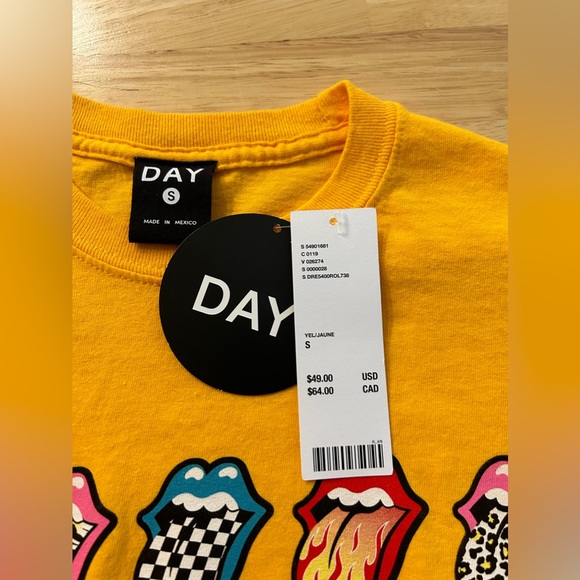 DAYDREAMER Rolling Stones Tongues Tee Crop Long Sleeved Gold Yellow Size… - Picture 7 of 7